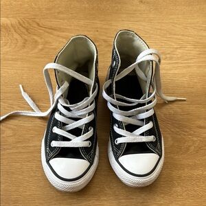 Converse Black and White Canvas Sneakers Classic High-Top Design kids size 12
